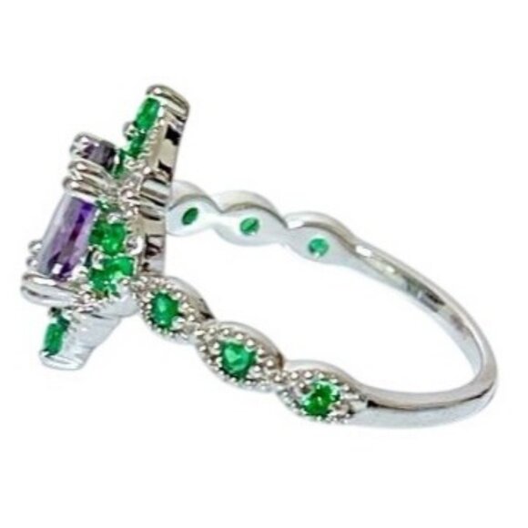 Pear Cut purple Sapphire & Emeralds Engagement Wedding Ring Set in Titanium - Picture 7 of 10